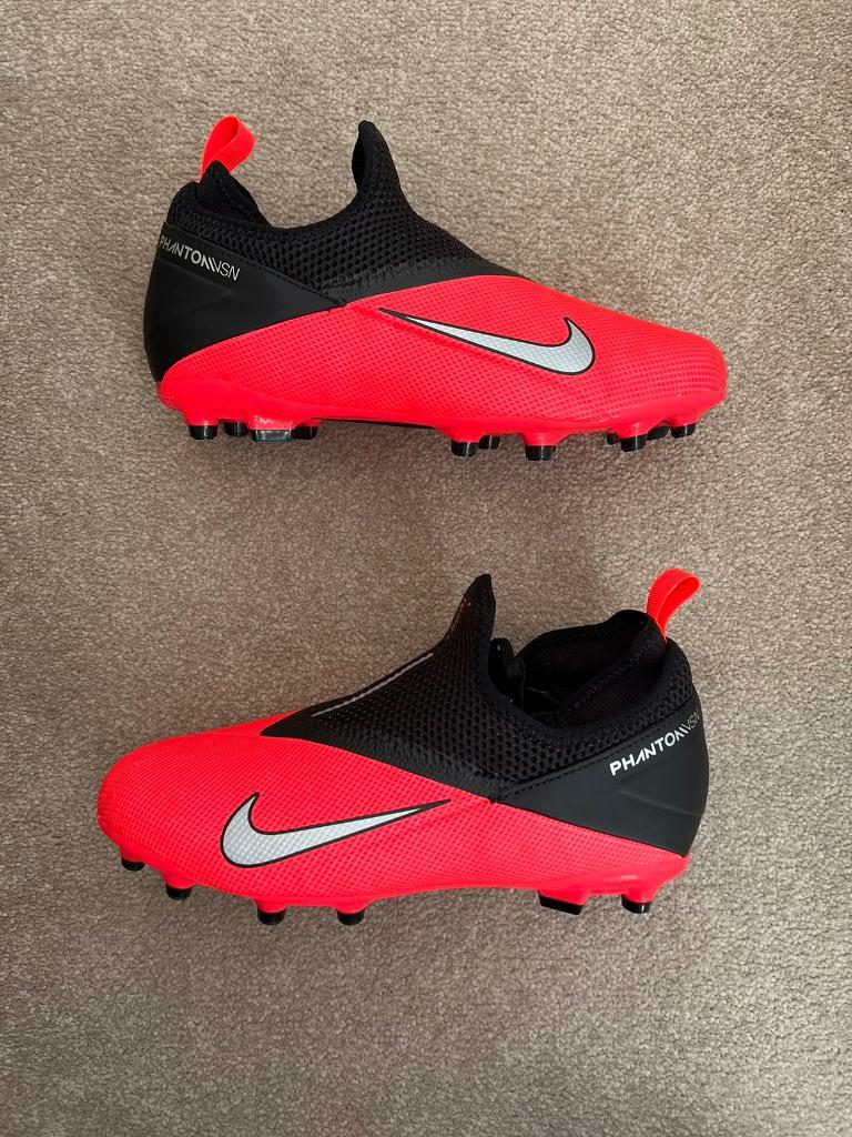 nike phantom football boots size 4